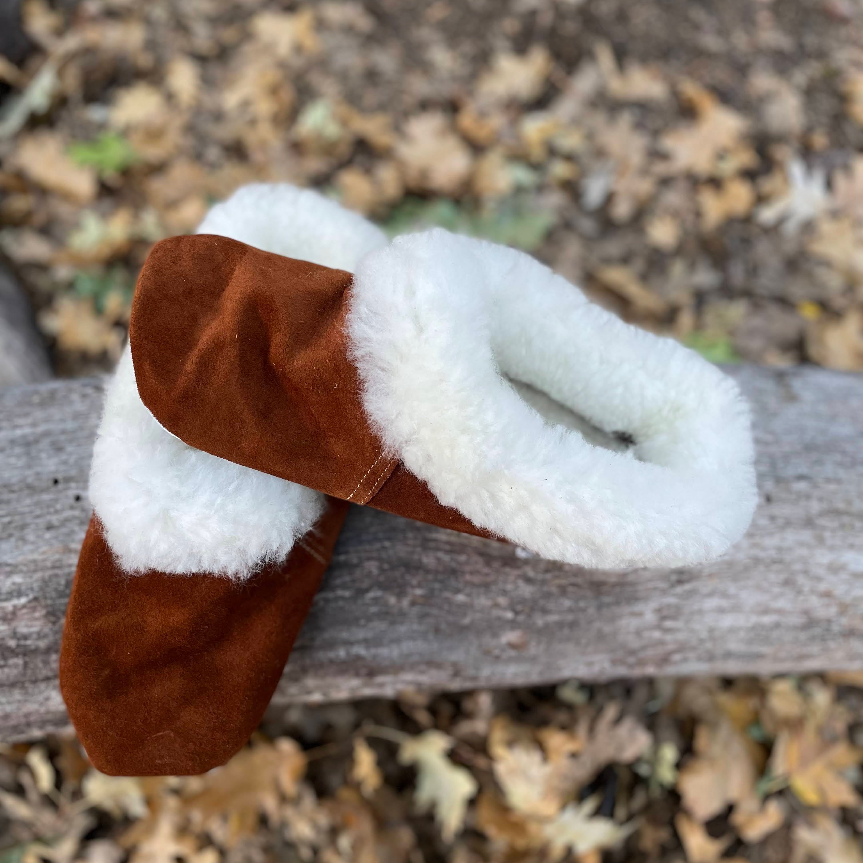 Pantuflas de cuero marrón para hombre